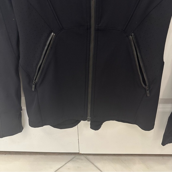 Black Lululemon jacket - Picture 5 of 11